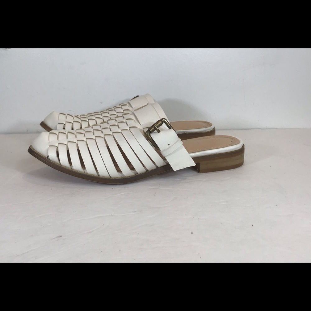 CHASE & CHLOE WHITE WOVEN BUCKLE SLIDE MULES SZ 6 - Picture 2 of 12